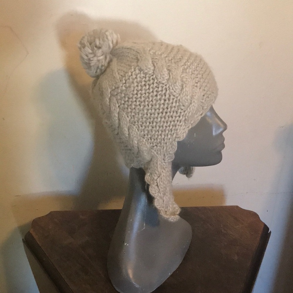The North Face Cream Knit Pom-Pom Hat